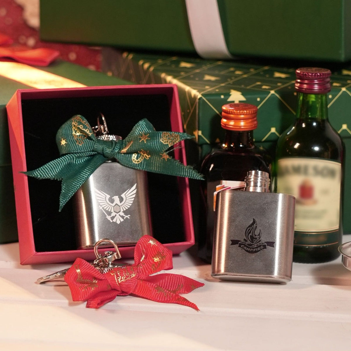 Mini Stainless Steel Flask with Funnel, Pocket Flask Keychain (1 oz)