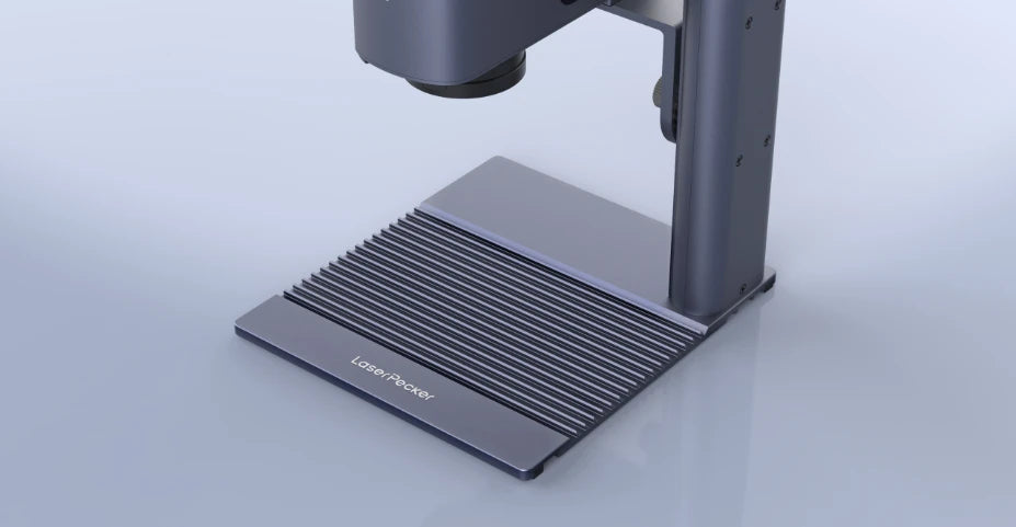 Laser-optimized surface reduces burn marks for precision, acting as both a sturdy foundation and a cutting aid.